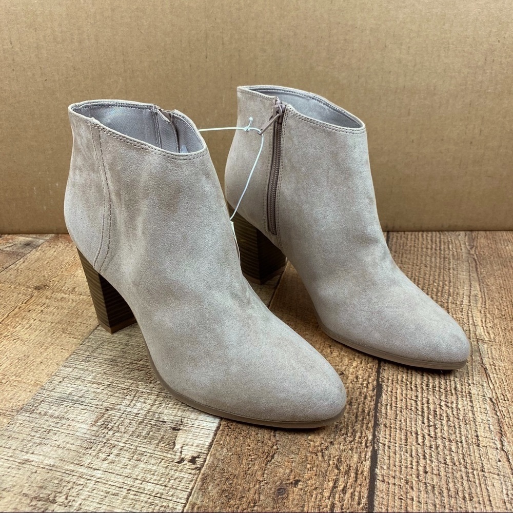 New Old Navy Size 9 Faux-Suede Chunky Block High-Heel Booties for Women Chic